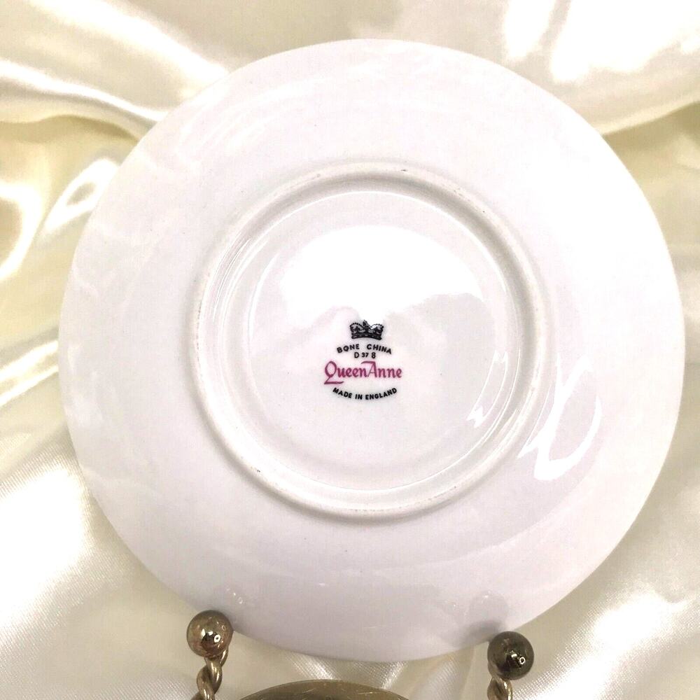 Queen Anne English Bone China Tea Cup & Saucer Gold Trim - Picture 5 of 7